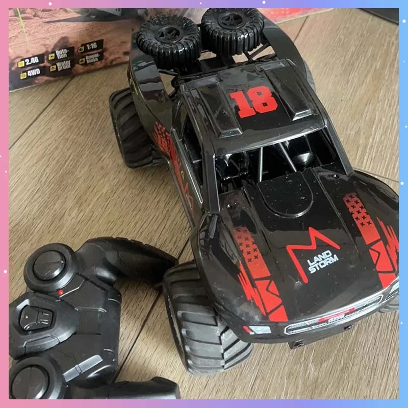 

Q156 RC Car 2.4G 4WD Amphibious Off-Road Vehicle Remote Control Car Water Land Waterproof Crawler Stunt Climbing Truck Toy Gift