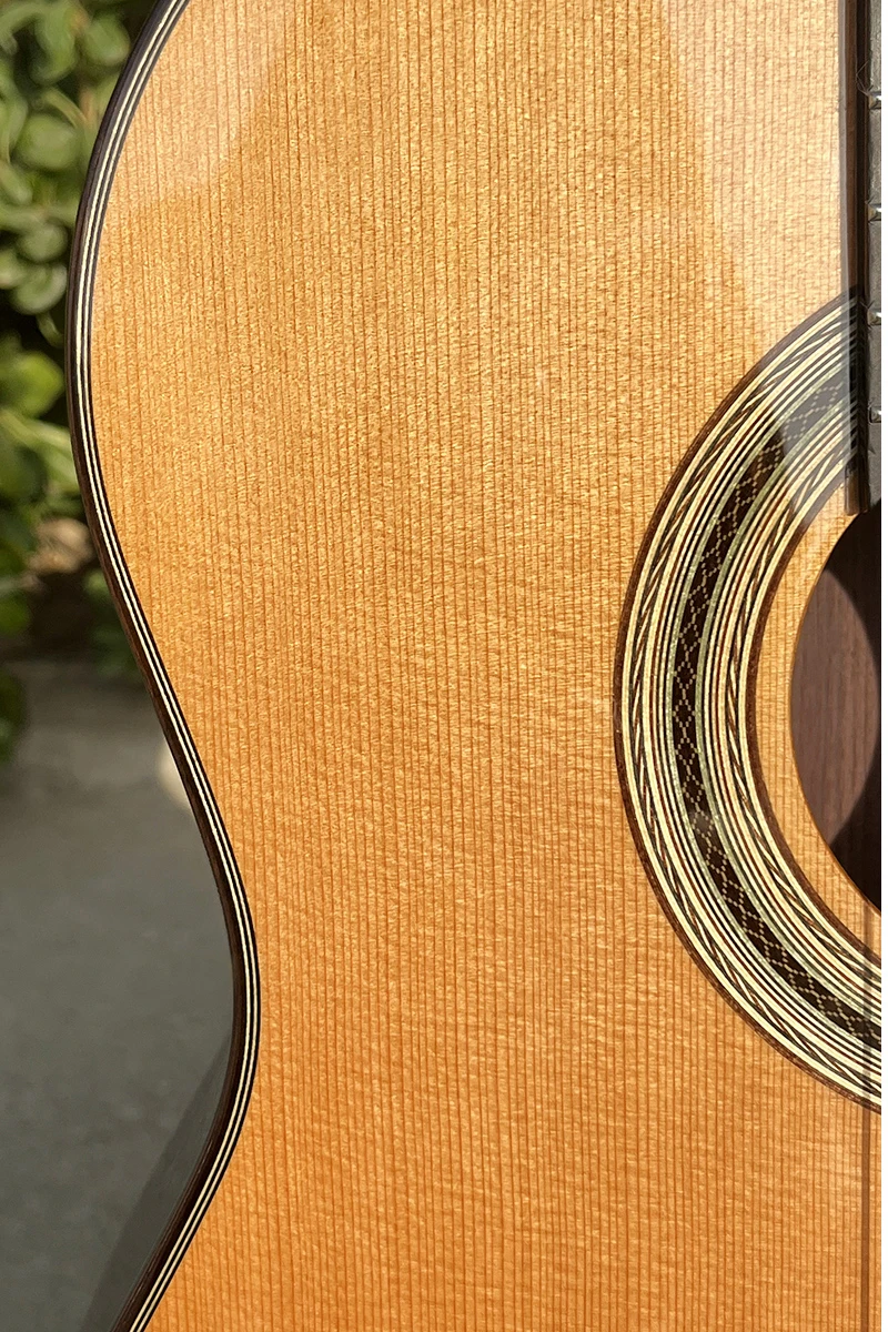 Vollmassive Gittergitarre mit Cutaway, klassische Gitarre, professionelle Akustikgitarre für musikalische Darbietungen und kreatives Spielen – Detail 5