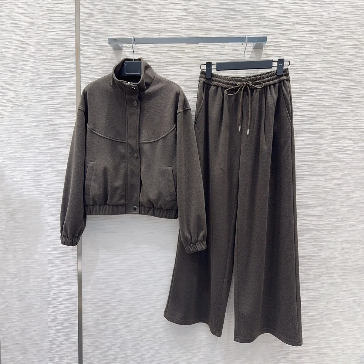 2026 High Quality Women Stand Collar Cropped Jacket Wide Leg Pants 2Pcs Outfit Set26102004