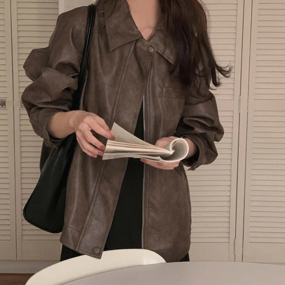 Chic Loose Fit Zipper Collar PU Leather Jacket Versatile Long Sleeve Outerwear for Women Fashionable Street Style Windbreaker
