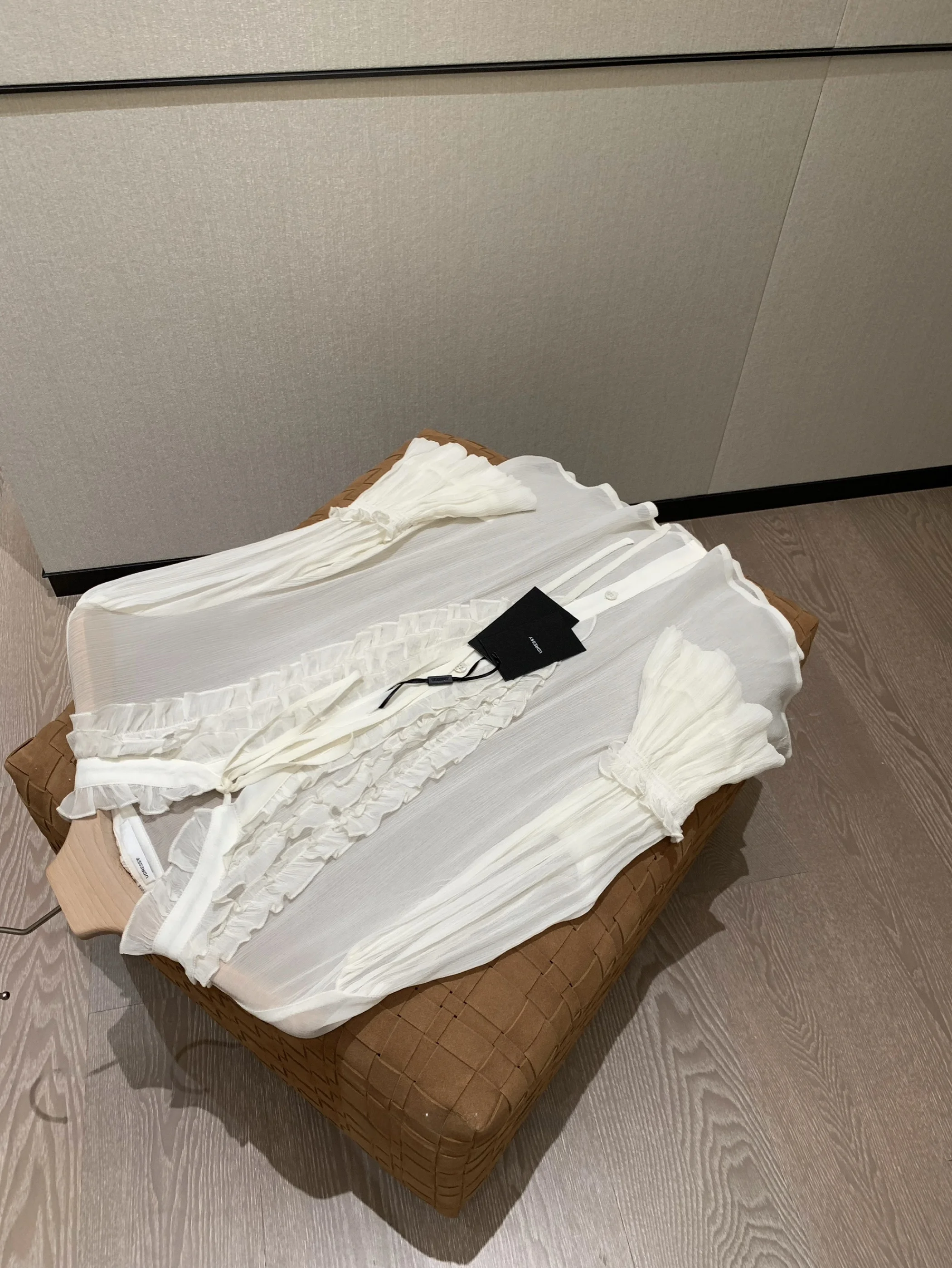 

UDRESSY Silk Spring Summer Shirt Ladylike Court Style Long Sleeve Thin Body Fit Collarless Button down No Pocket Design