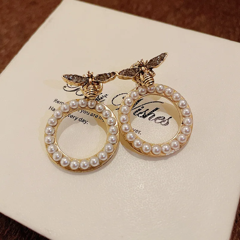 Stud Earrings Vintage Bee Insect White Pearl Dual Wear Women Silver Needle Small Lightweight Chic Office Party Jewelry Gift