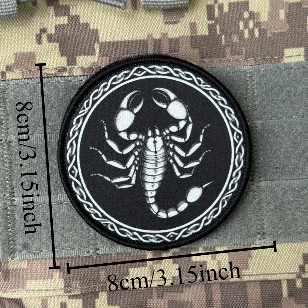 Parche táctico lobo y espada – Insignia de moral con gancho y bucle - imagen 2