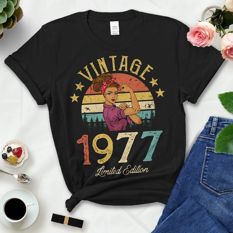 女性のための限定版黒綿Tシャツ,ヴィンテージ1977,レトロな夏のファッション,47th, 47歳,誕生日パーティー,女性のトップ