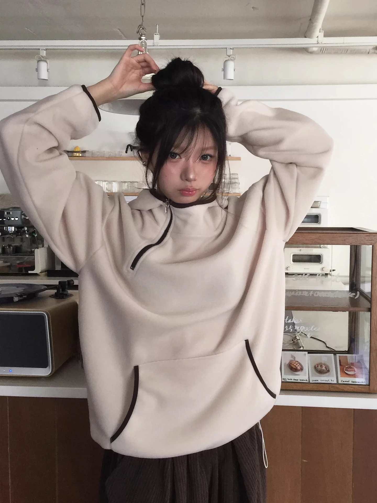 

Gagarich Korean Niche Retro Contrasting Color Wrapped Side Zipper Hooded Sweatshirt Women 2025 Winter New Loose Fleece Top