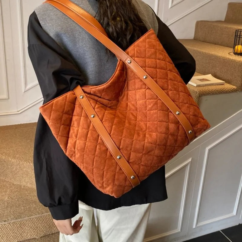 Tas Selempang Wanita Superior Terbuat Dari Kulit Bermotif Python Menampilkan Desain Bernapas Elegan Tallinn Trendy Luas Lembut untuk Gaya Sehari-hari