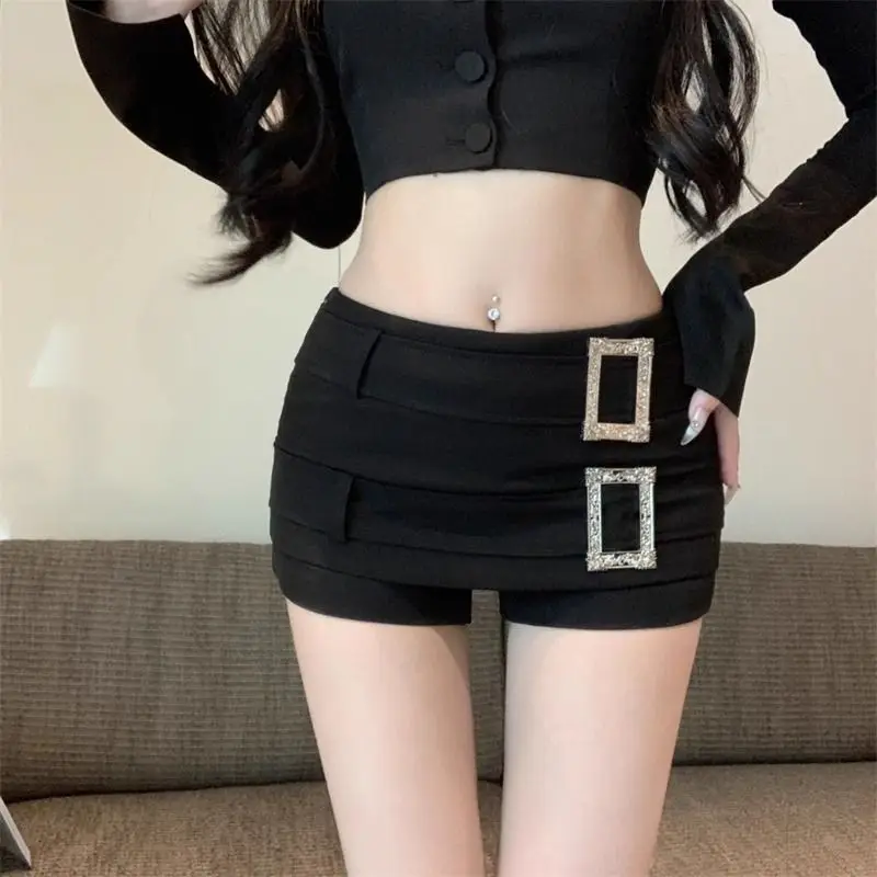 Podwójna klamra do wiertarki z wysokim stanem, odporna na ekspozycję, seksowna, gorąca dziewczyna, krótka spódniczka