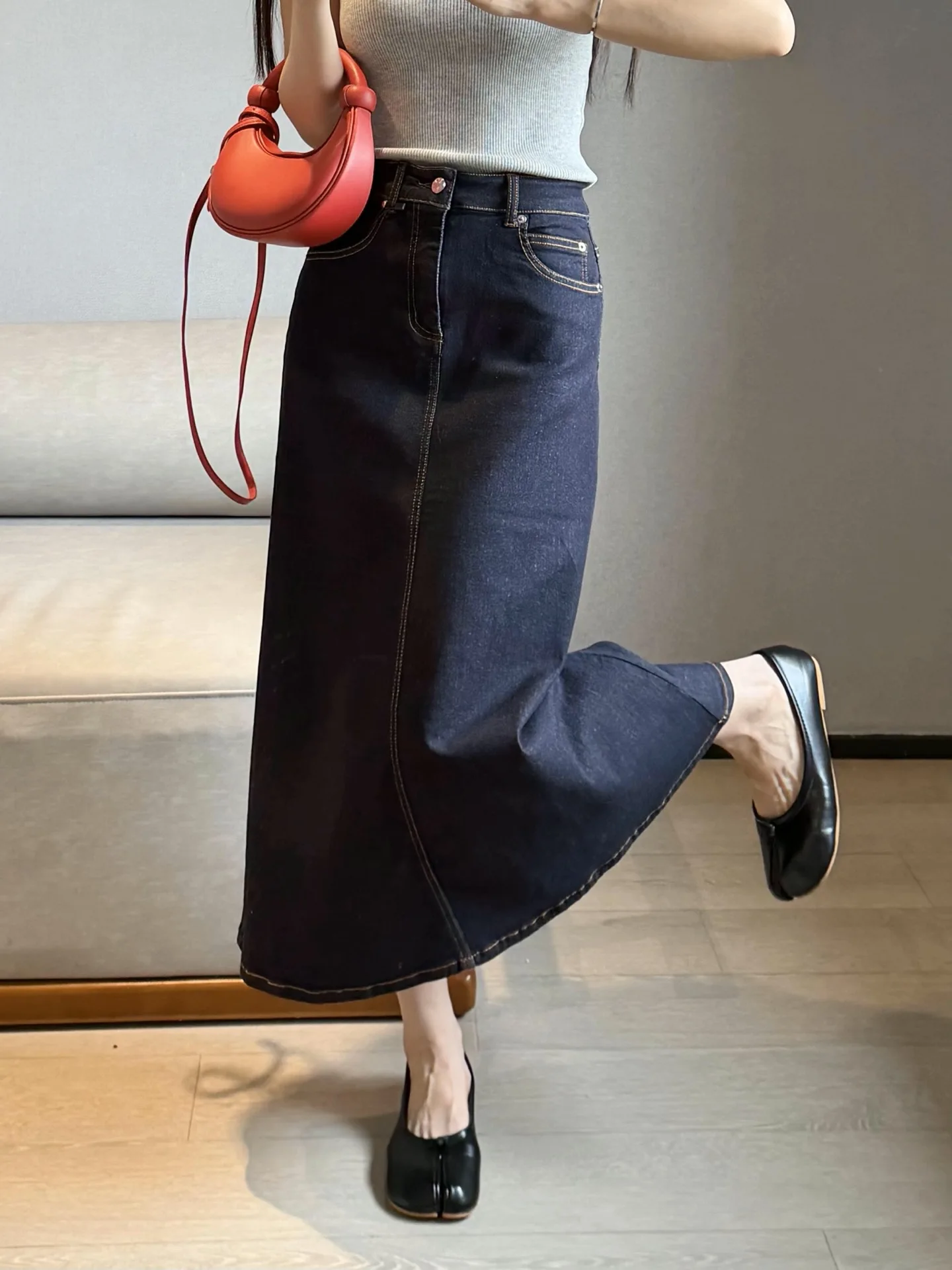 

Stylish Mid-Length Denim Skirt Simple Design Spring Summer New Women's High Waist Cotton A-Line Skirt Blue Jeans Skirt