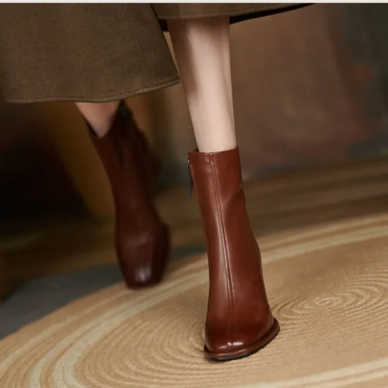 2024 Autumn and Winter New Fashion Square Head Retro High Thick Heel Side Zipper Skinny Short Boots Women\'s All-match Nude Boots