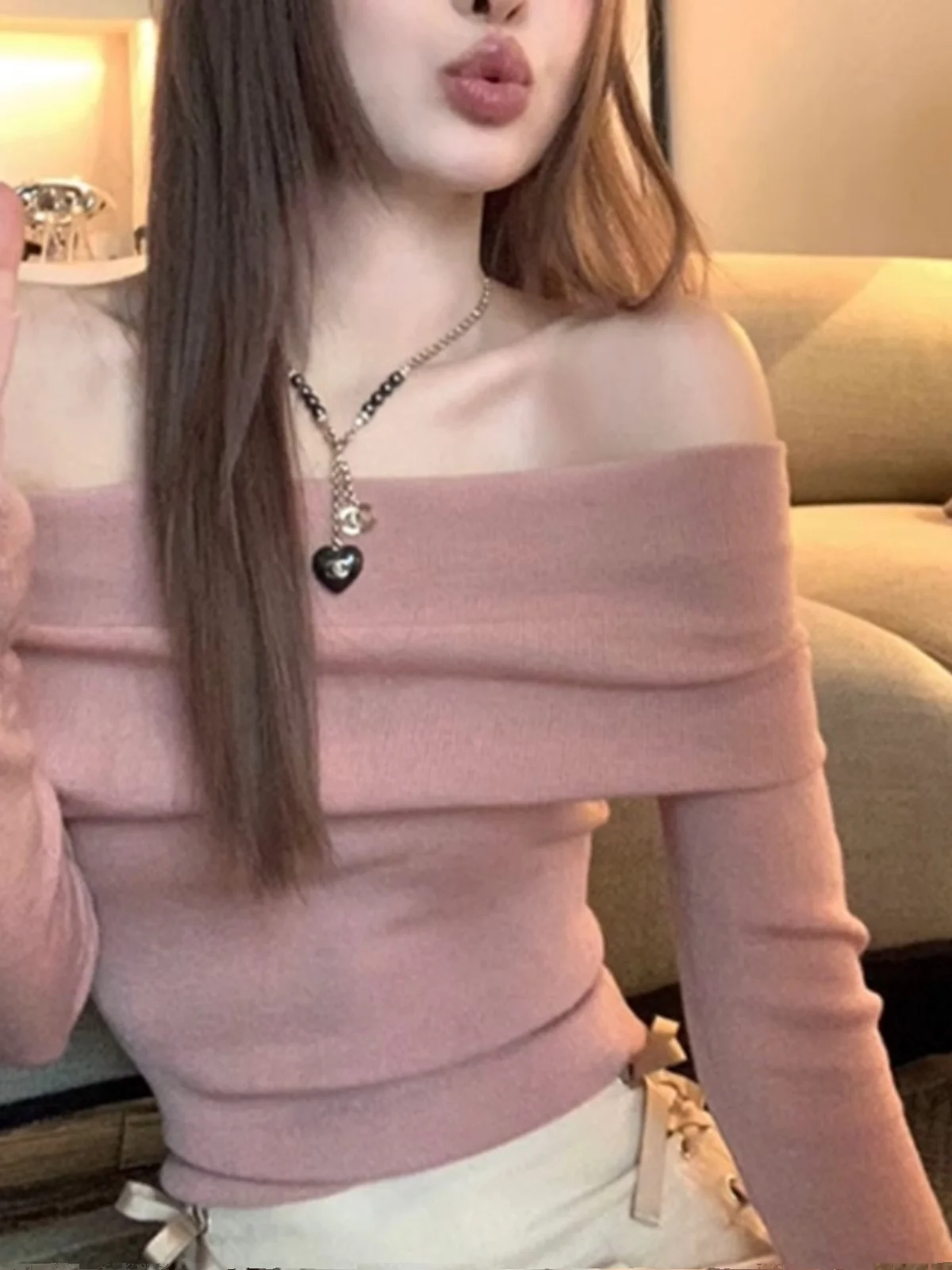 

Elegant Pink Knitted One-Shoulder Sweater Women's Autumn Winter Slimming Soft Shoulder Exposure Sweater Commute Style Pure Color