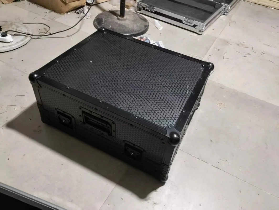 QU5 High-end Black Wooden Flight Case - Shockproof Audio Mixer Protective Case with Reinforced Corners