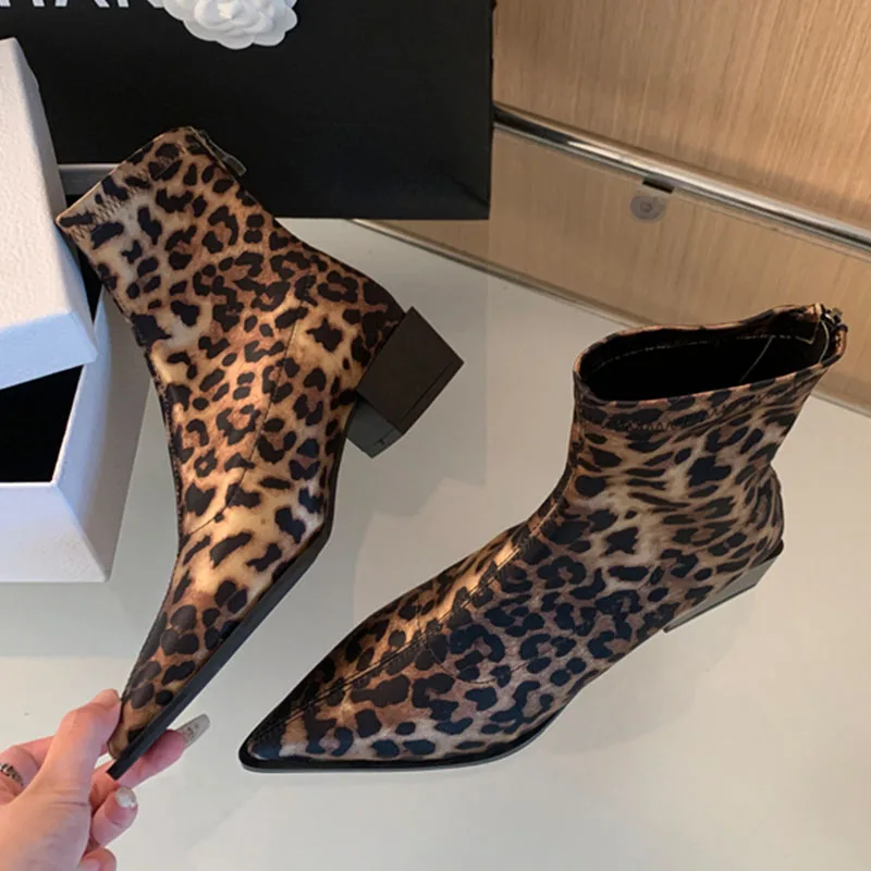 Fashion Leopard Print Ankle Boots Women Pointed Toe Flat Heel Short Boot Winter Warm Shoes Female Chelsea Booties Botas De Mujer