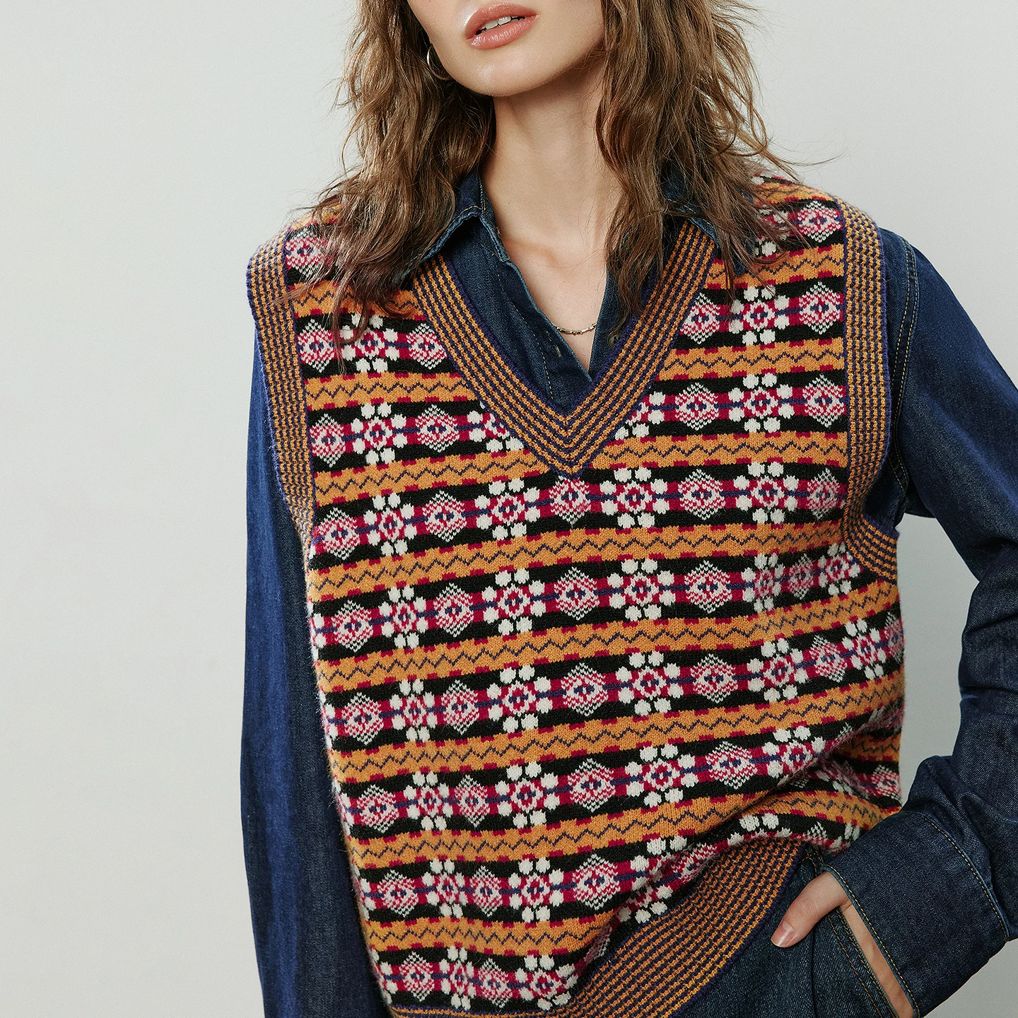 TOYOUTH سترات نسائية محبوكة 2025 شتاء جديد ريترو الأزهار الخامس الرقبة أكمام جيليه طبقات القمم