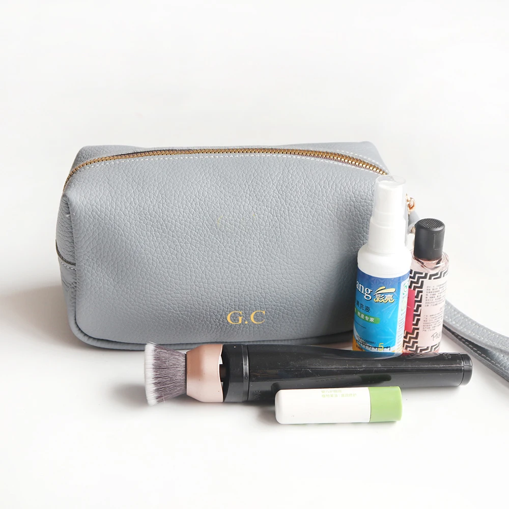 Luxury Genuine Leather Women Makeup Clutch Basg Personalize Letters Large Capacity Female Daily Pouch Bag Portable Zip Wash Bag