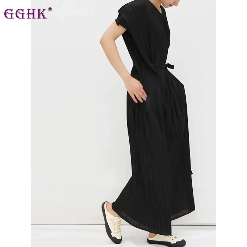 GGHK Miyake Jumpsuit lipit wanita, Jumpsuit warna Solid leher V lengan pendek desain perban kasual Retro longgar ukuran besar