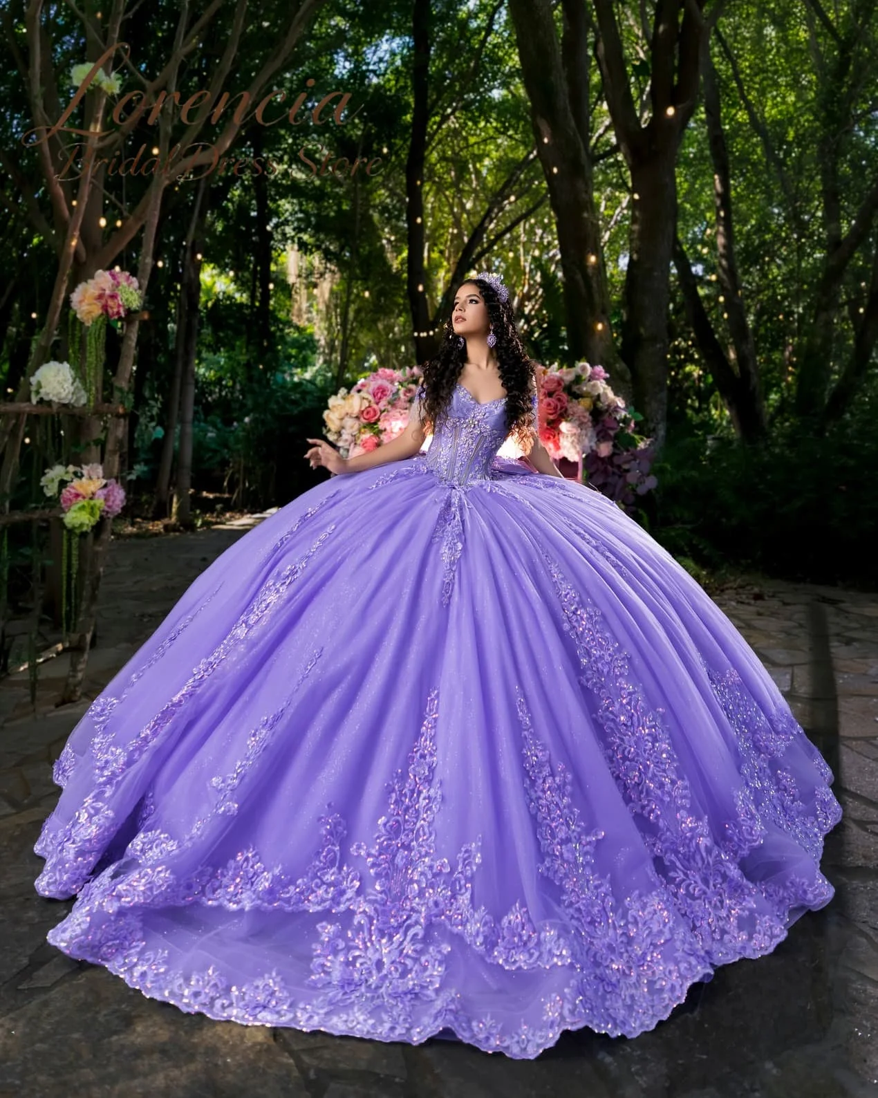 Sweetheart V-Neck Quinceanera Dresses Beaded Lace Appliques Glitter Tulle Floor Length Ball Gowns Customized Vestidos De 15 Años