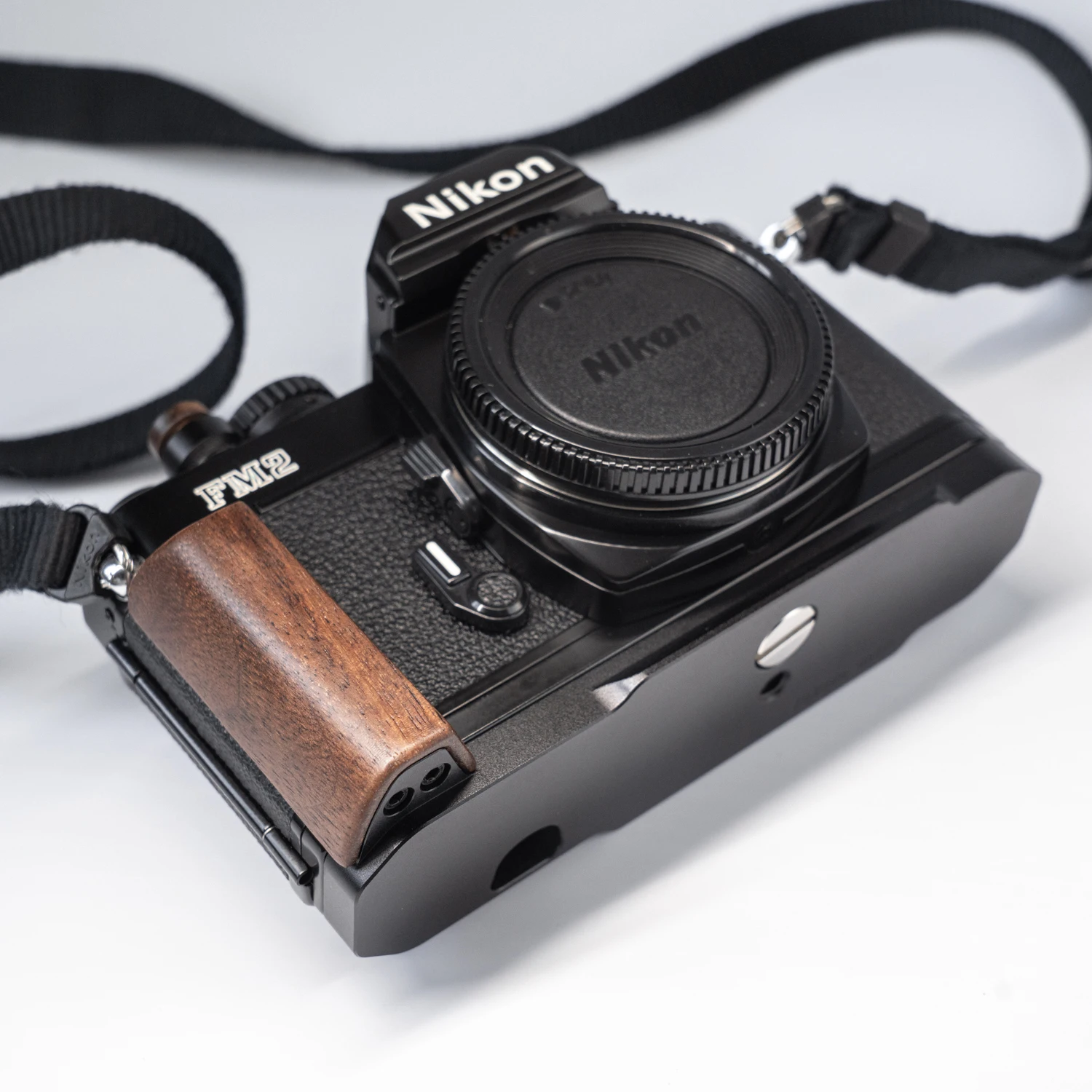YUWOOD FM2 L-förmige Montageplatte mit Holzgriff für Nikon FM2 FM FM3A FE FE2. Integrierte Arca-Swiss-Schnellwechselplatte – Detail 8