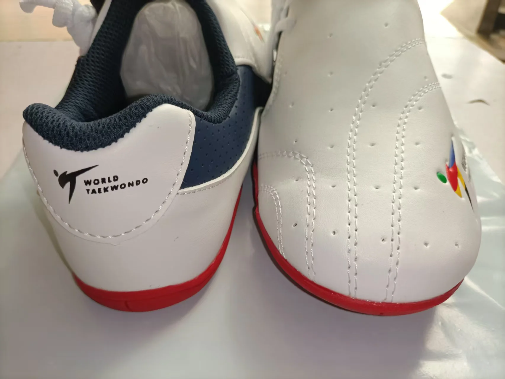 

Professional Soft Sole Taekwondo Shoes Men's Women's Martial Arts Shoes Large Karate Taekwondo Shoes Breathable Training Sneaker