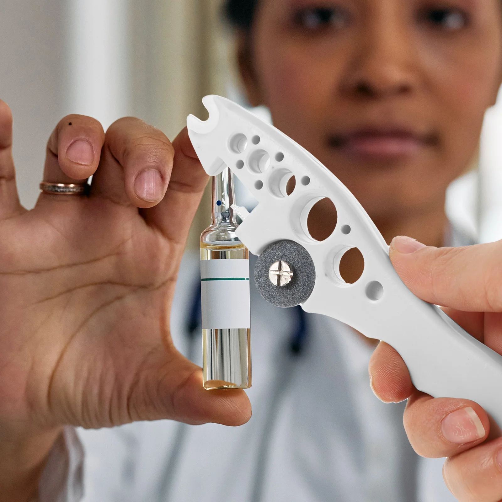 

Медицинская открывалка для ампул, инструмент для разбивания бутылок, дизайн из АБС-пластика, удобная ручка для клинических средств, открывалка для консервных банок для левой руки