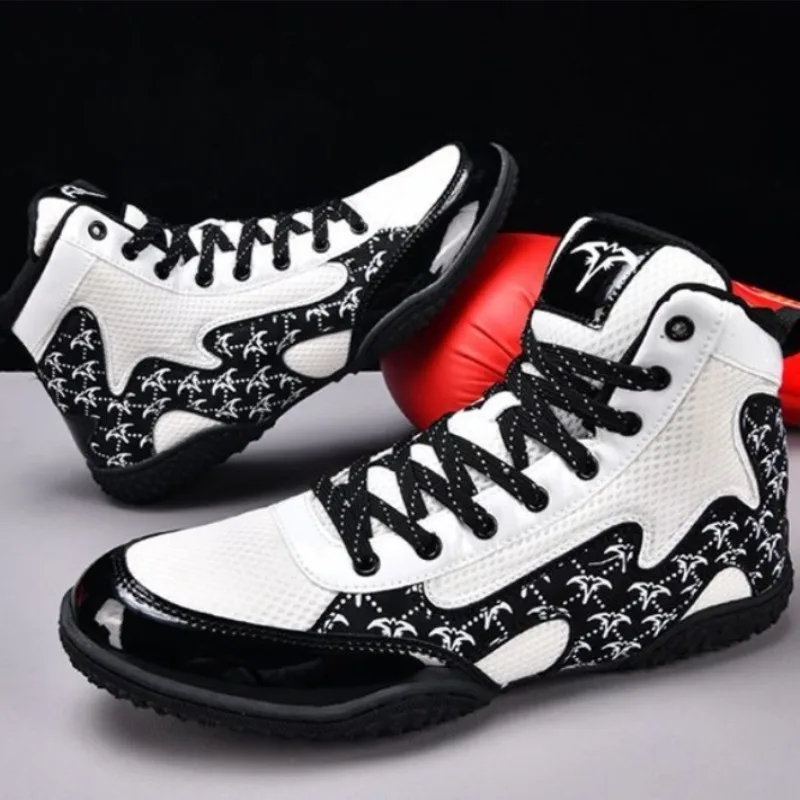 

2026 New Arrival Wrestling Sneakers Comfortable Gym Training Shoe Non-Slip Fighting Shoes Man Mid-Top Boxing Sneakers for Men