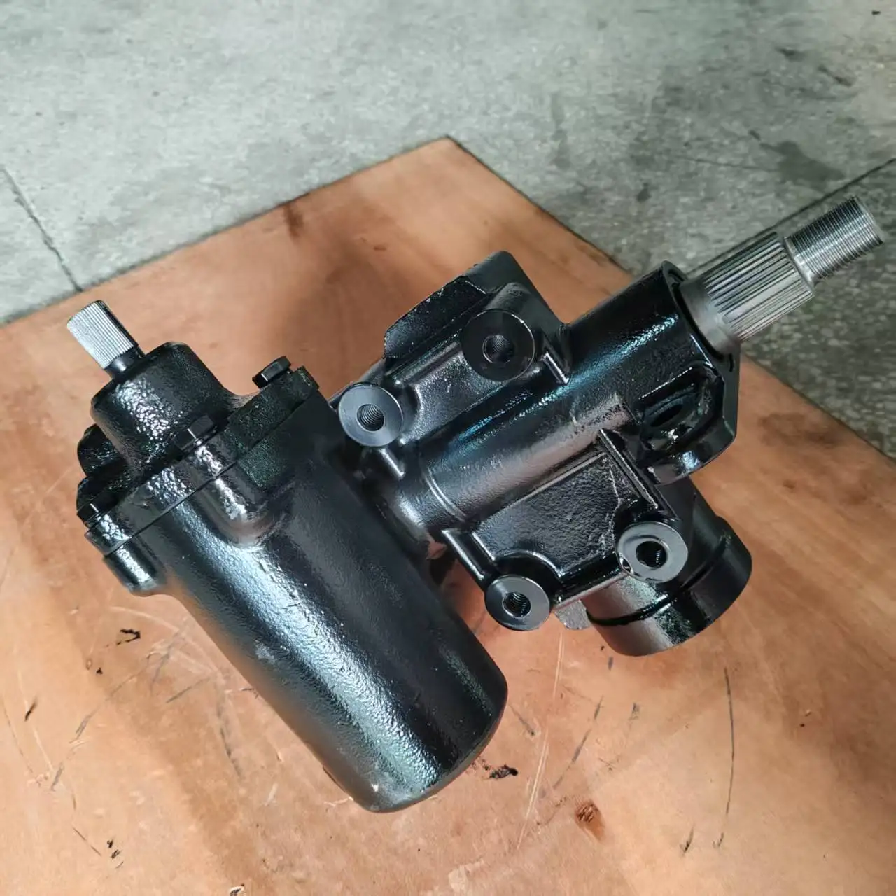 TLF Best Price Power Steering Gear Box for LHD   Defender 90 OE STC2845 STC8684E STC888 Left Hand Drive Black