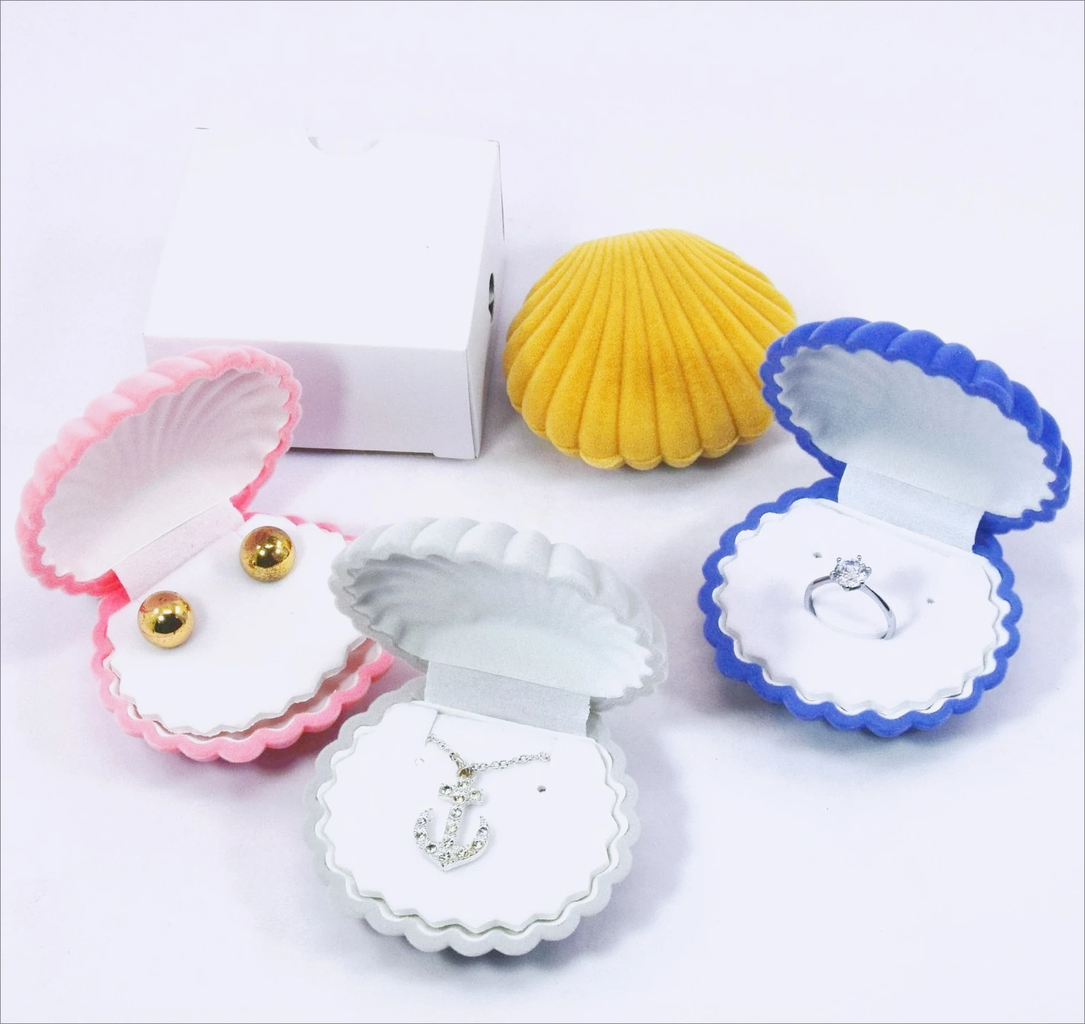 1 Piece Lovely Shell Shape Velvet Jewelry Box Wedding Engagement Ring Box for Earrings Necklace Bracelet Display Gift Box Holder