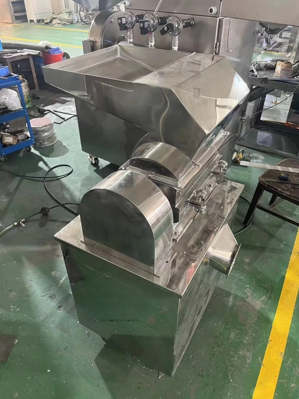 Electric Stainless Steel Spice Coarse Crusher Grinding Machine with Motor for Food Processing and Dry Herb Powder Making Grinder