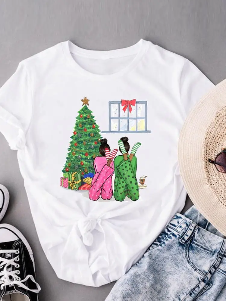 เสื้อยืดวันหยุดปีใหม่ เสื้อผ้าผู้หญิง ลายพิมพ์การ์ตูนตุ๊กตาหิมะ สไตล์แฟชั่น เสื้อยืดแขนสั้นลายกราฟิก