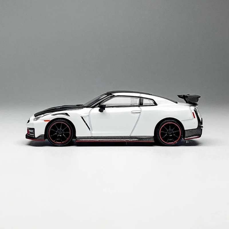 

MINIGT Diecast 1:64 Scale #1045 GTR R35 Nismo Alloy Car Model Finished Simulation Collection Souvenir Decoration Gift Display