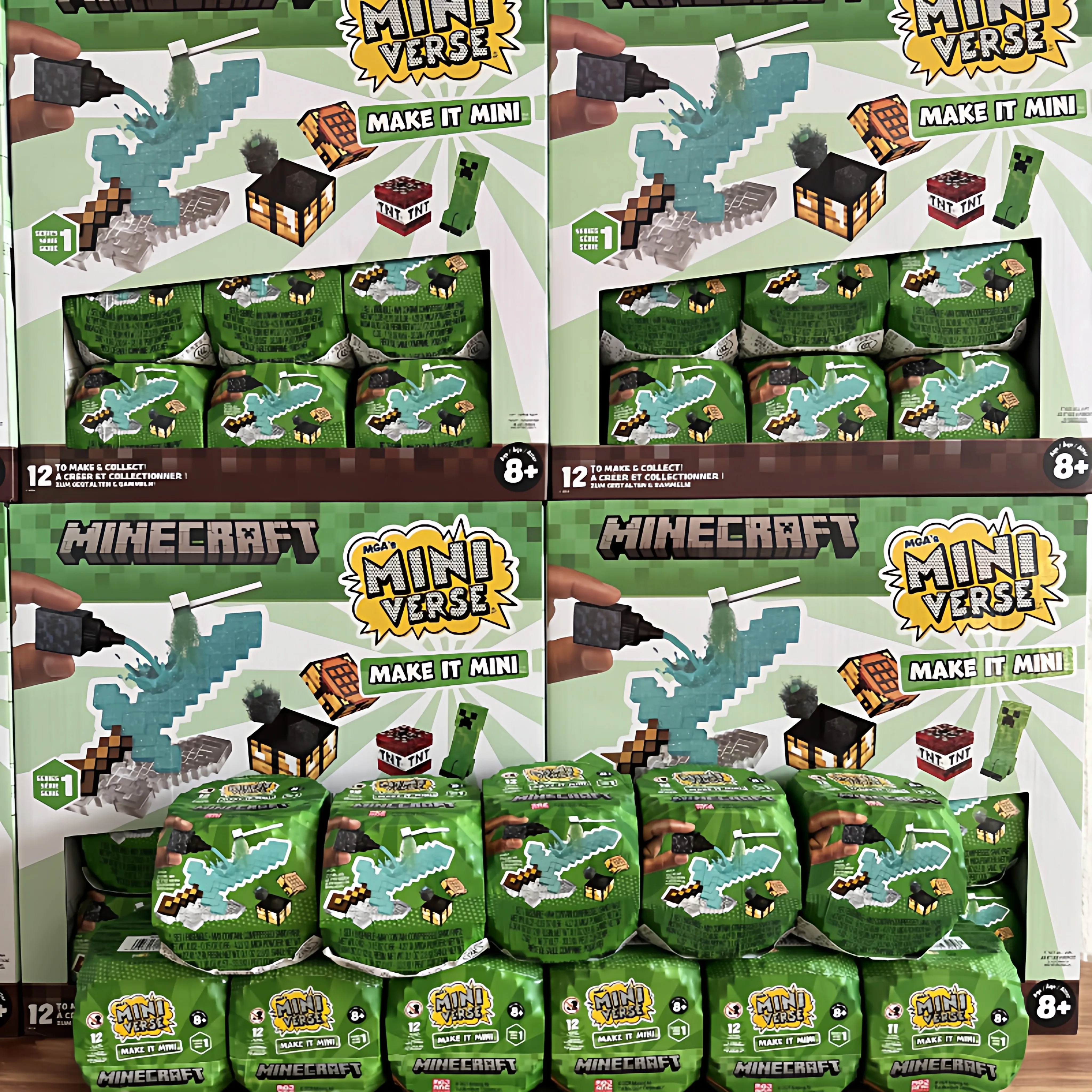 

Minecraft Miniverse Make It Mini DIY Blind Box Miniature Scene Craft Kit Collectible Toy with Display Frame for Kids Gifts