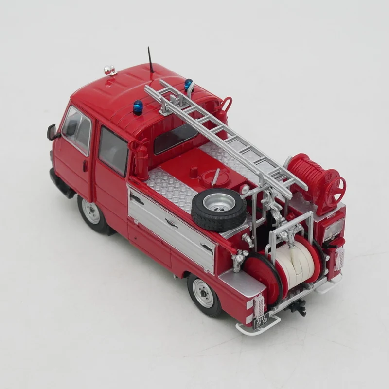 Diecast Ixo 1:43 escala Peugeot J9 Peugeot Van motor de bomberos francés coche en miniatura de aleación juguete coleccionable regalo recuerdo adorno de exhibición