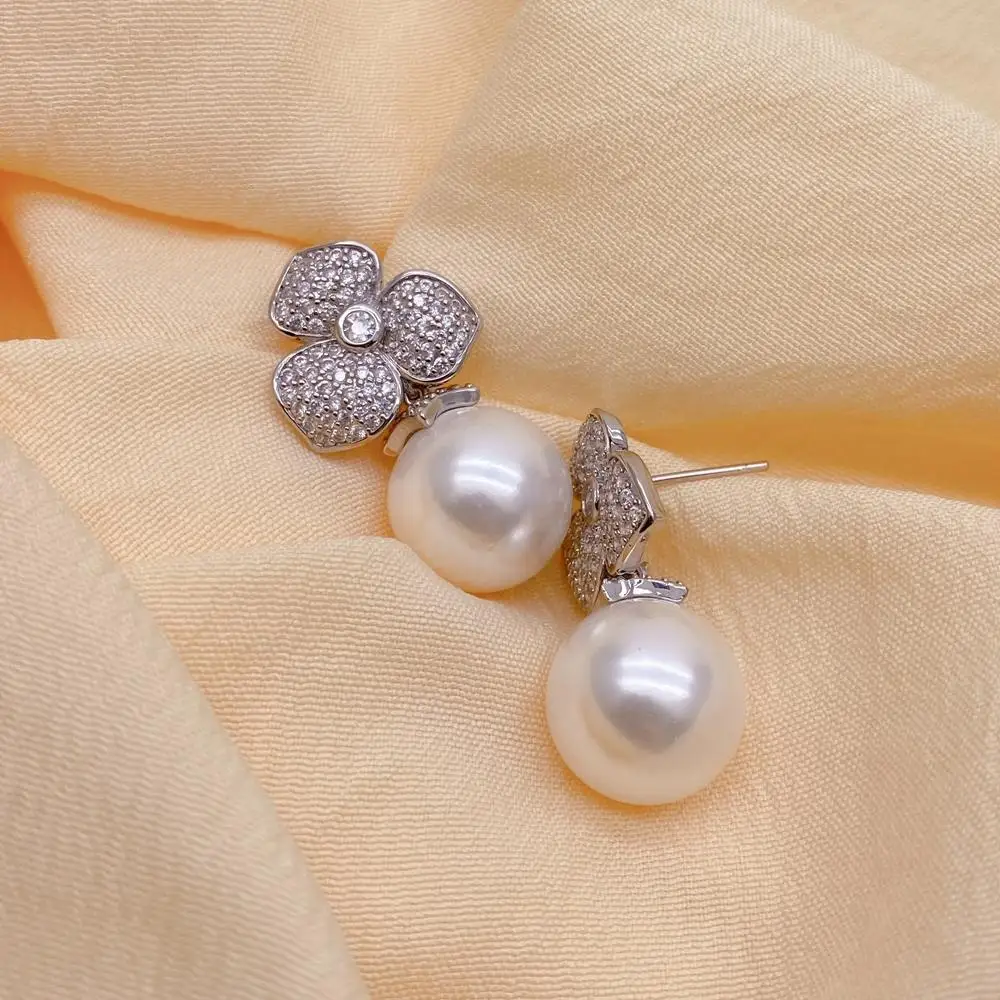 

KKGEM cz pave flower shape stud earrings 14mm White Sea Shell Pearl Rhinestone Pave Gold Plated Modern Women Earrings Fashion