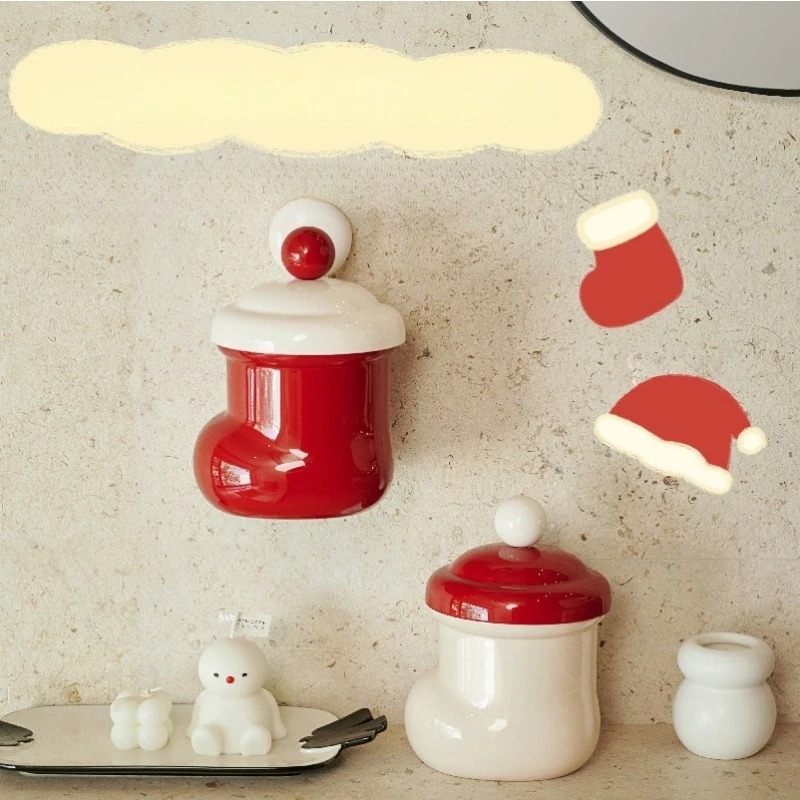 귀여운 작은 부츠 모양 뚜껑 있는 벽걸이 흡착식 휴지통 크리스마스 미니 데스크탑 정리함 수납통