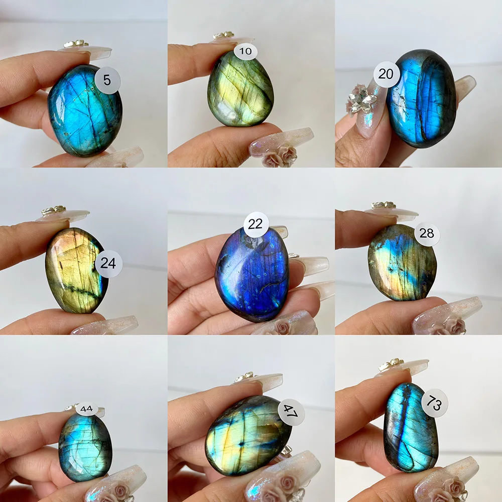 Natural Polished Labradorite Palm Stone Color Flash Mineral Specimen Collectible Craft Ornament For Indoor Display