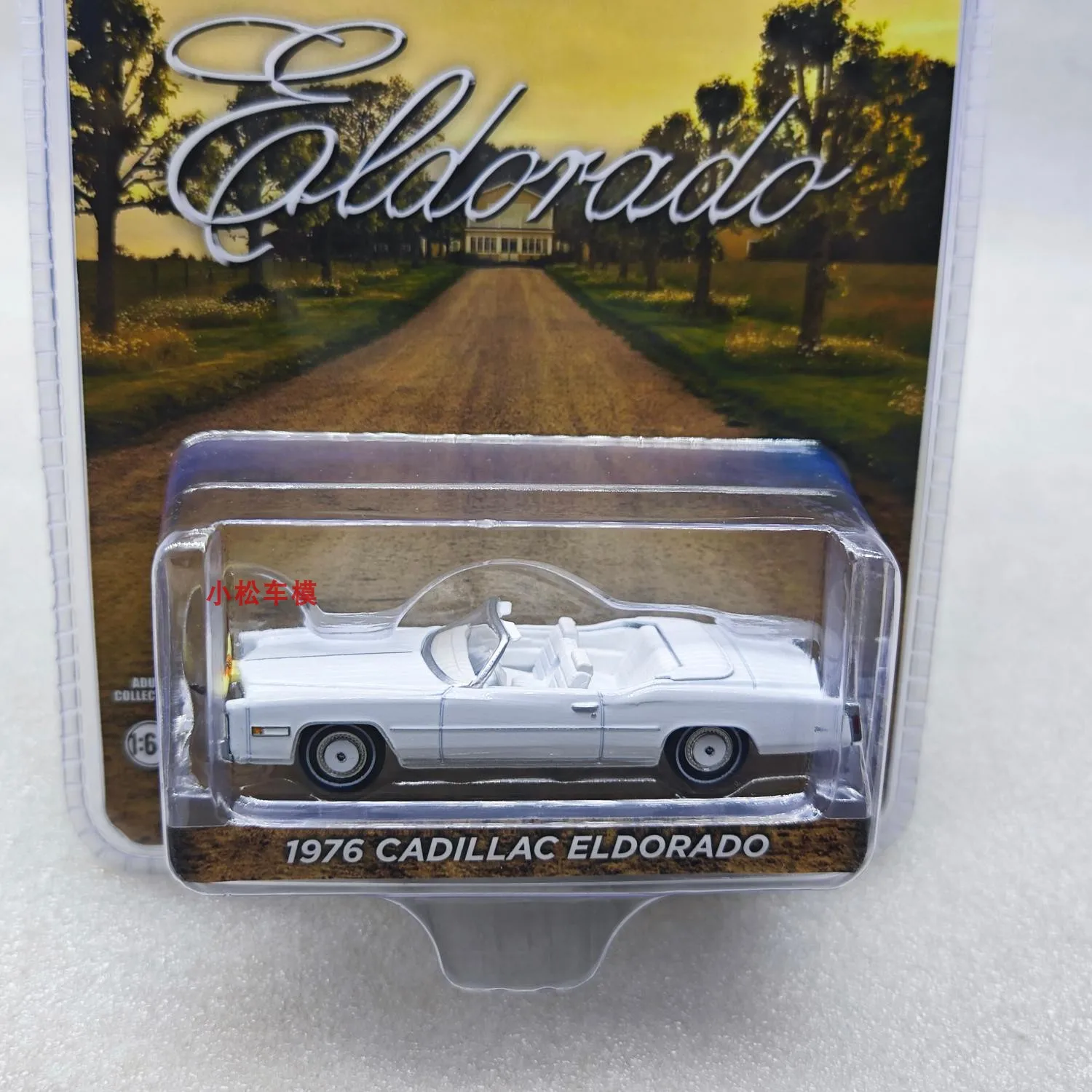 

1:64 1976 Cadillac Eldorado convertible High Simulation Diecast Car Metal Alloy Model Car decoration display collection gifts