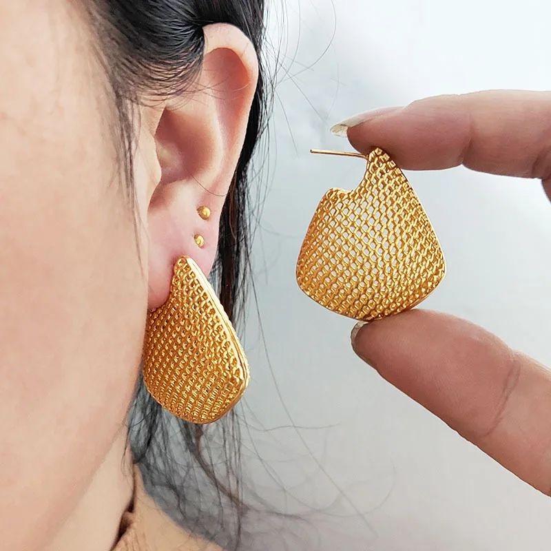 

Vintage Hollow Mesh Metal Earrings for Women Fashion Gold Plated Geometric Stud Earrings Party Jewelry Daily Accessories