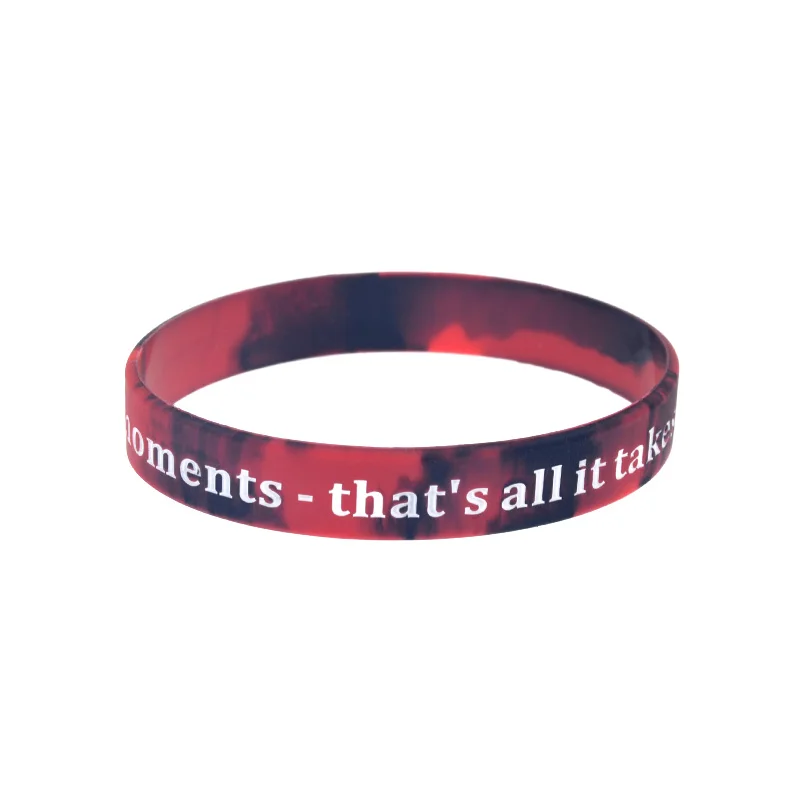 

50 шт. камуфляжных силиконовых браслетов с дизайном персонажей из фильма «Четыре или пять моментов — это все, что нужно» («Это все, что нужно»)