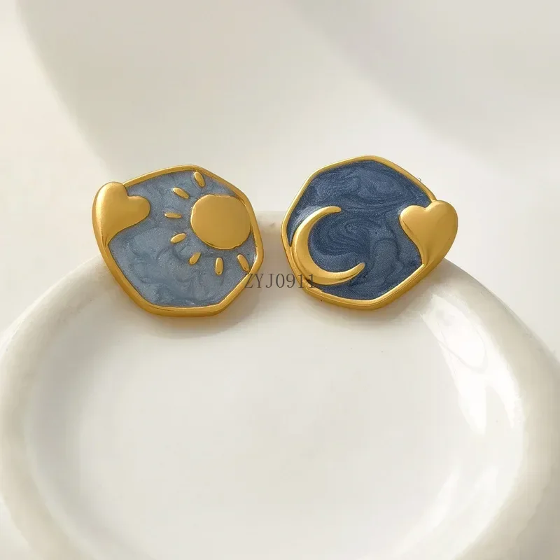 *المجوهرات العصرية ببساطة تصميم القمر القلب 2024 الاتجاه الجديد جودة عالية الأزرق اللون وأقراط للنساء هدية غرامة اكسسوارات