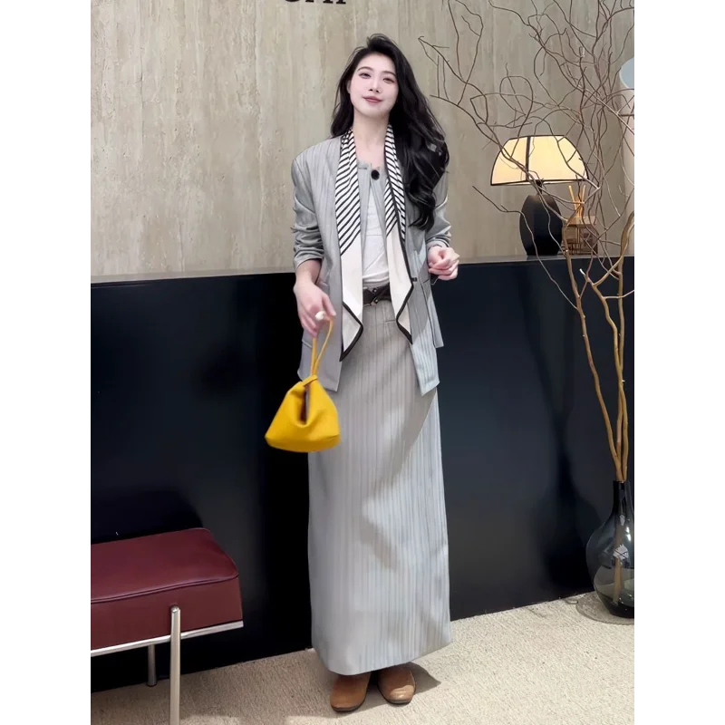 

Новый осенний женский пиджак в корейском стиле, серый в полоску