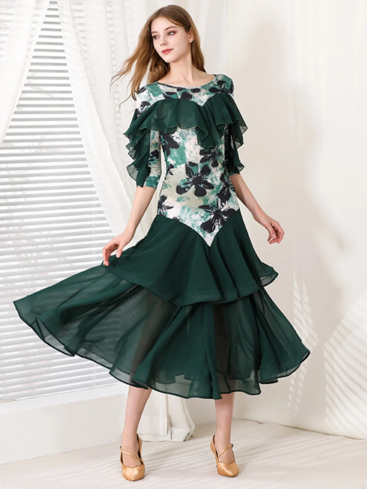 2025 ใหม่ล่าสุดผู้หญิงห้องบอลรูมเต้นรําชุดเต้นรําบอลรูม Waltz มาตรฐานเต้นรําชุดผู้หญิงห้องบอลรูมเครื่องแต่งกาย MY912