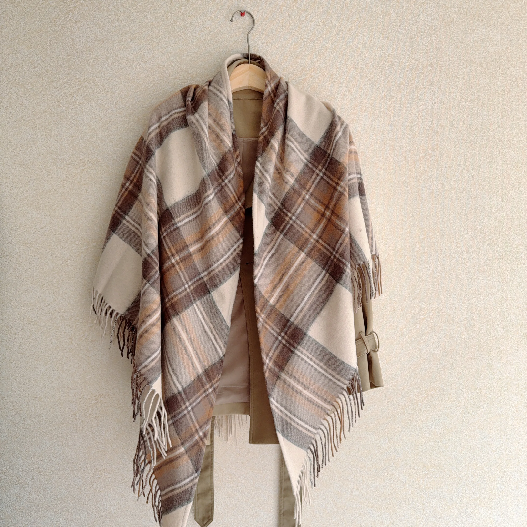 

Уличный модный шерстяной треугольный шарф, клетчатая большая шаль 200x130 см, 100% шерсть, зимняя зимняя теплая шея с кисточками, накидка на шею