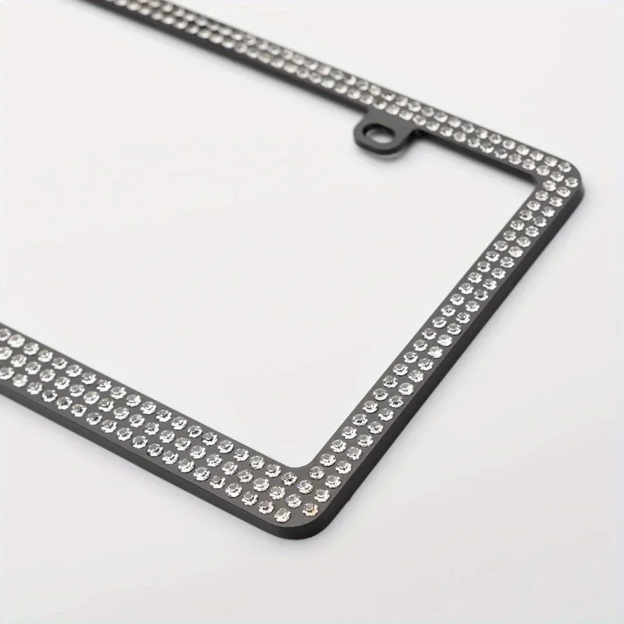 إطار لوحة ترخيص معدني أسود لامع مرصع بأحجار الراين وآمن لغسيل السيارات. الحجم القياسي