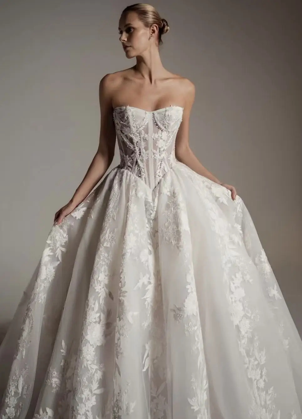 

Изысканное кружевное свадебное платье с открытыми плечами, драпировкой, королевским шлейфом и корсетом, на заказ, элегантное.