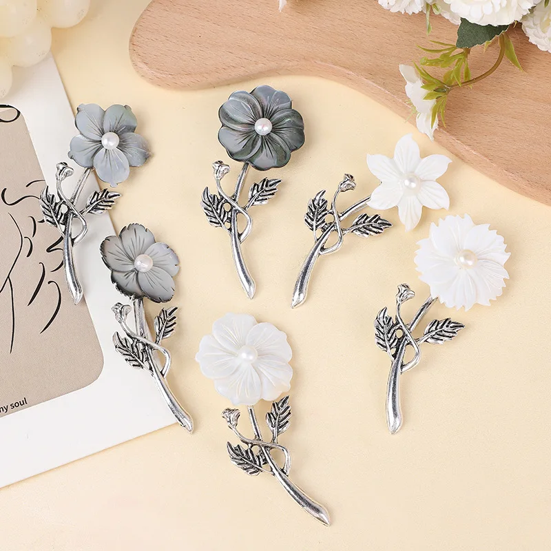2pcs European and American non-mainstream hand-carved natural black and white mother-of-pearl shell flowers for dual use