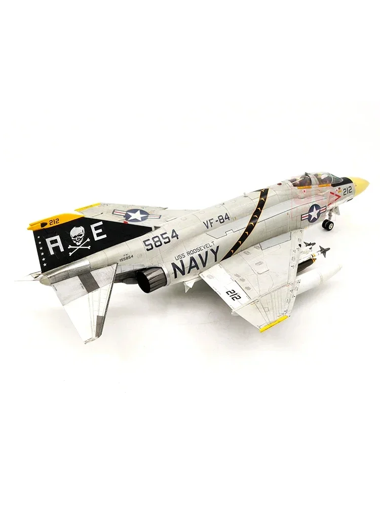 

Academy 12305 F-4J VF-84 JOLLY ROGERS 1/48 Assemble Plastic Aircraft Model Kit