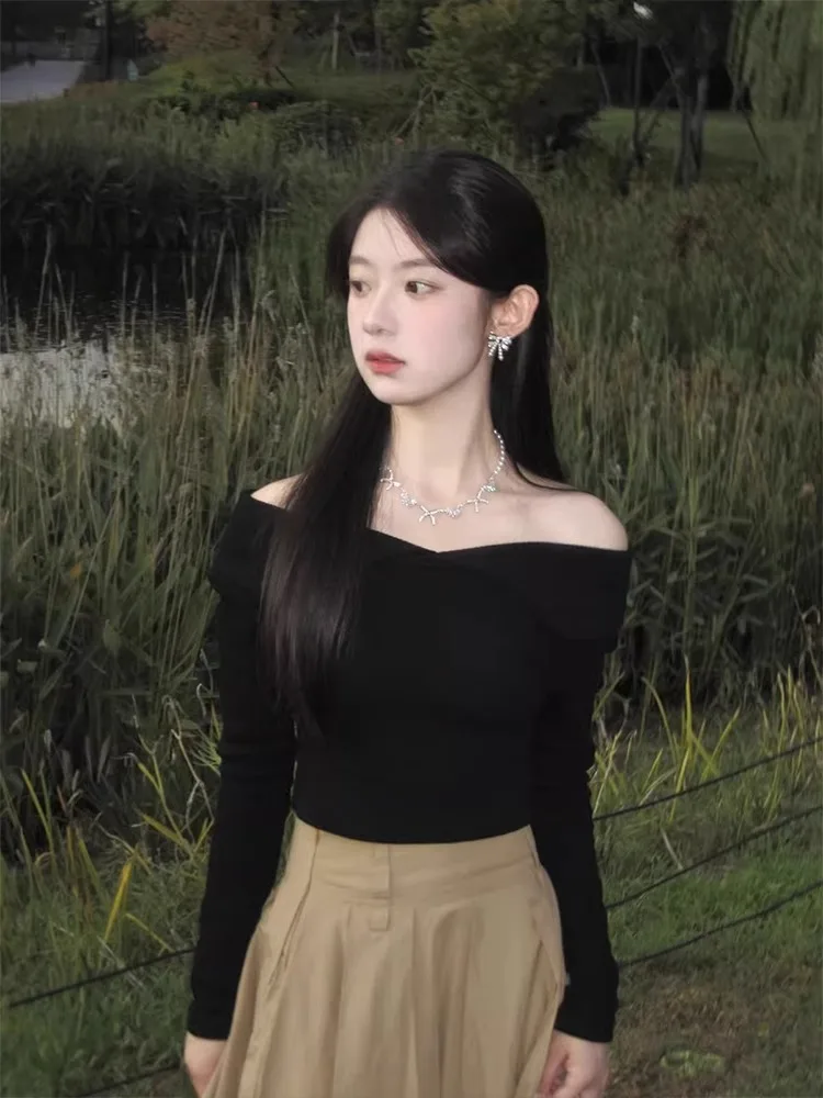 

Black One-Shoulder Knitted Sweater Women's Autumn Winter Slimming Long Sleeve Baring Shoulder Top Inner Wear Korean Style