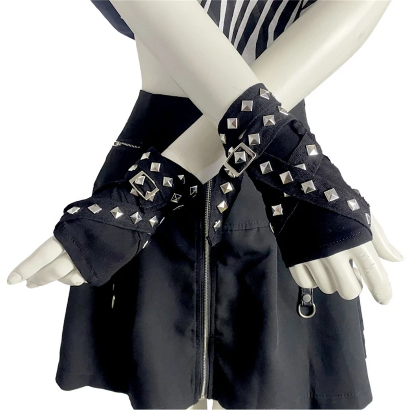 Black Punk Rivet Short Gloves Women Hiphop Handsome Half-Finger Gloves for Motorcycling and Festival Enthusiasts 1pair