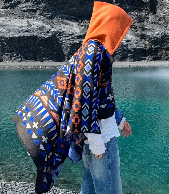 

Men's Poncho Ethnic Style Hooded Cape with Hooded Scarf for Travel Cloak Photography and Warm Outerwear Gift P2