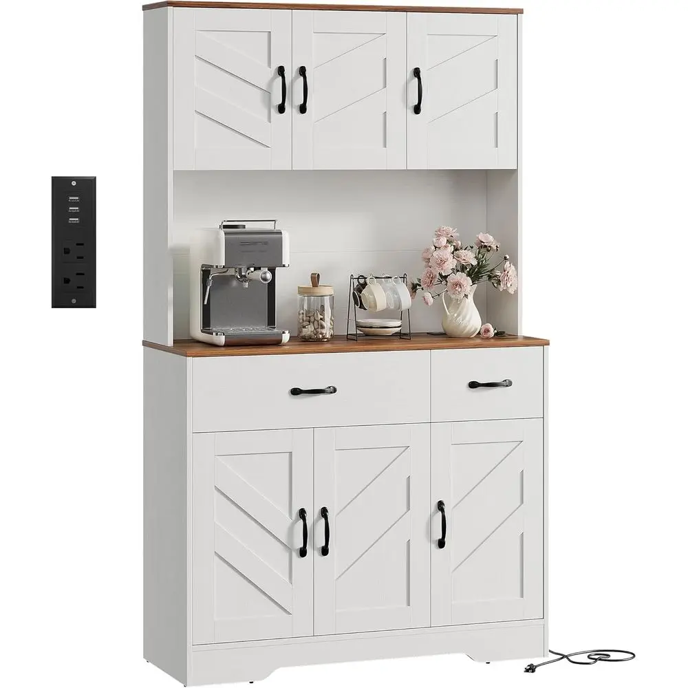 خزانة مطبخ بيضاء على طراز المزرعة مع أدراج وأرفف أبواب وأرفف قابلة للتعديل، بما في ذلك رفًا واحدًا في الميكروويف