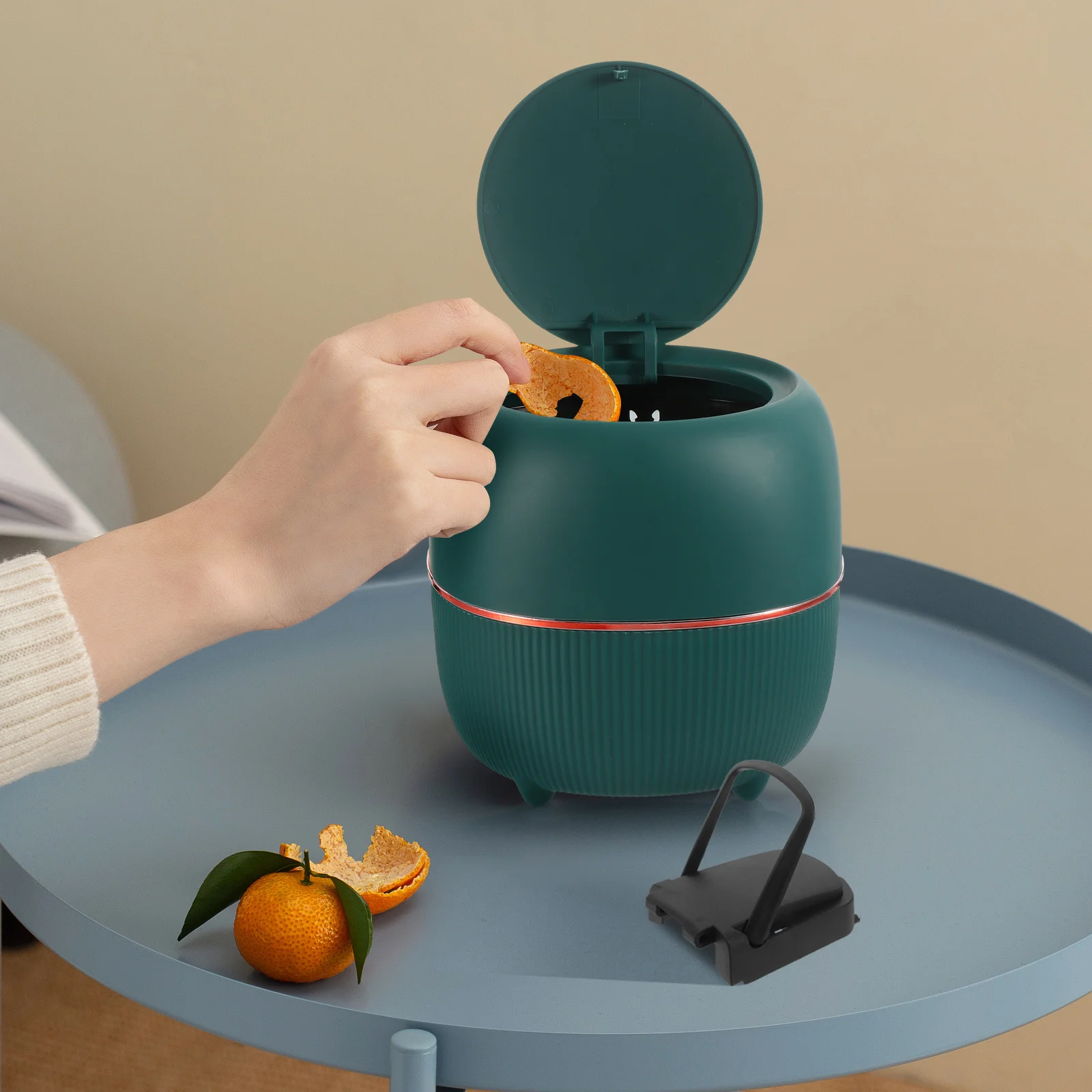 

8Pcs Flip Up Trash Bin Buckles Heavy Duty Garbage Can Lid Clips Outdoor Trash Bin Clip Waste Container Parts Garbage Can Clamps